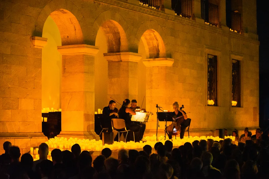 Gallery Candlelight